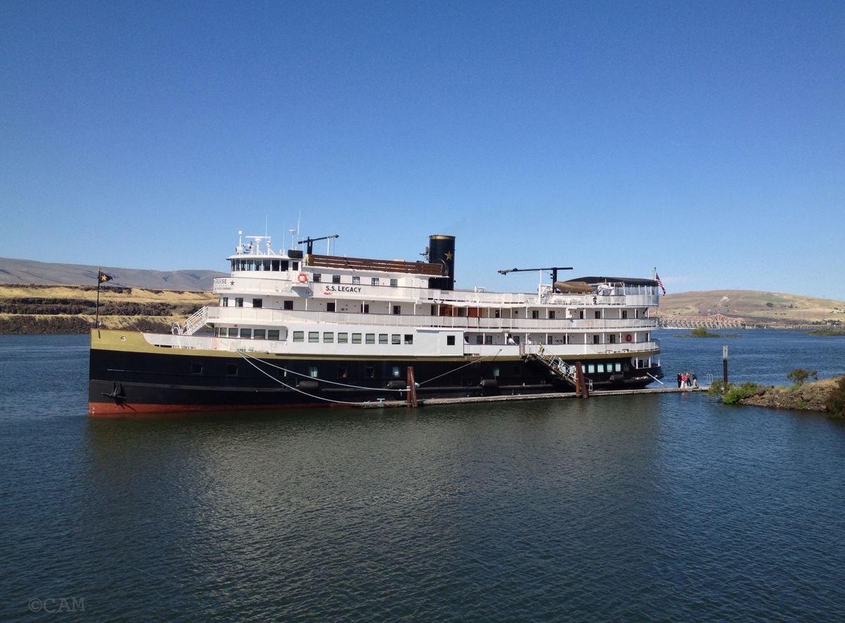 riverboat cruise columbia river