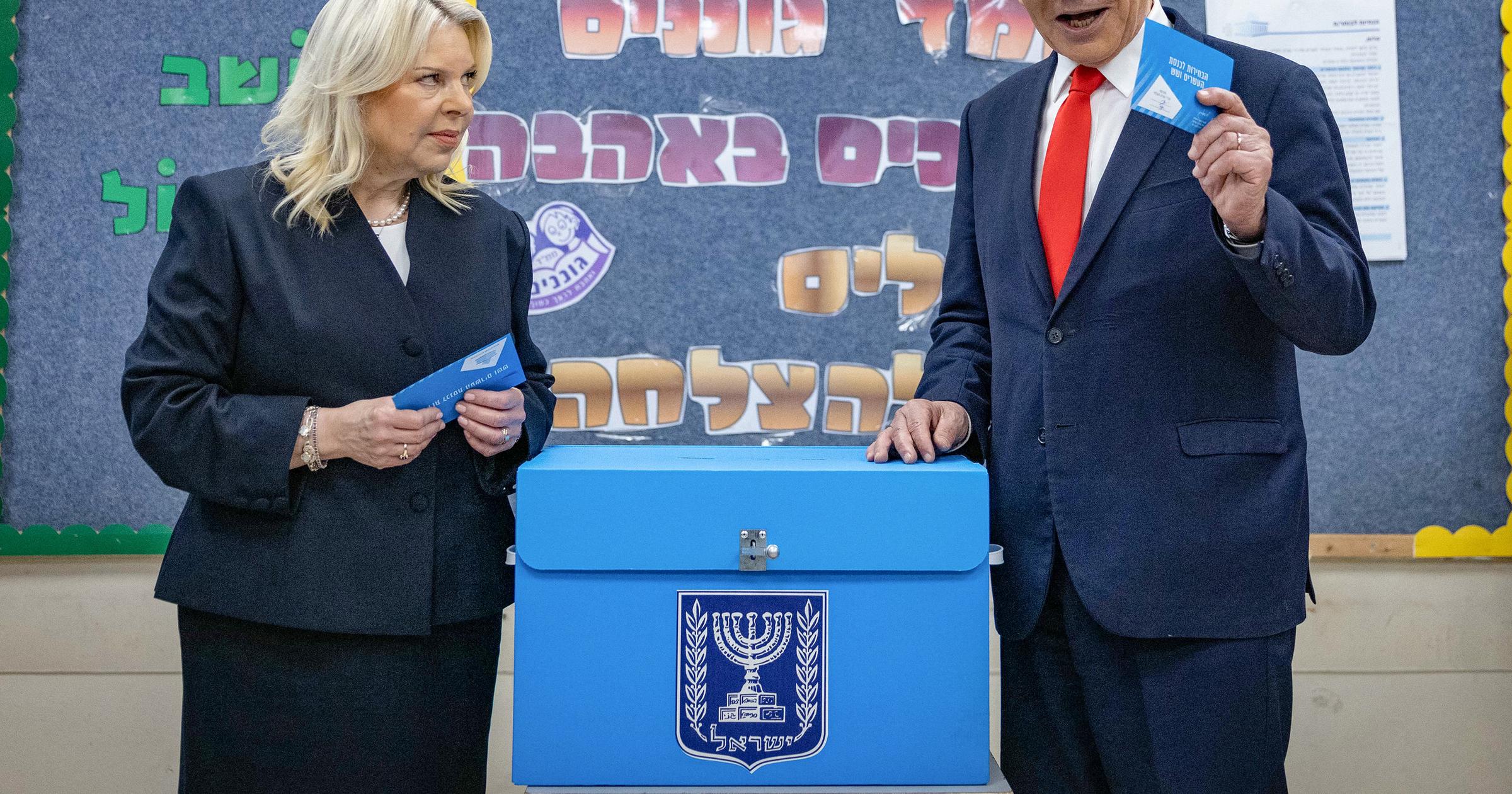 Israelis vote in big numbers to decide Netanyahu's fate