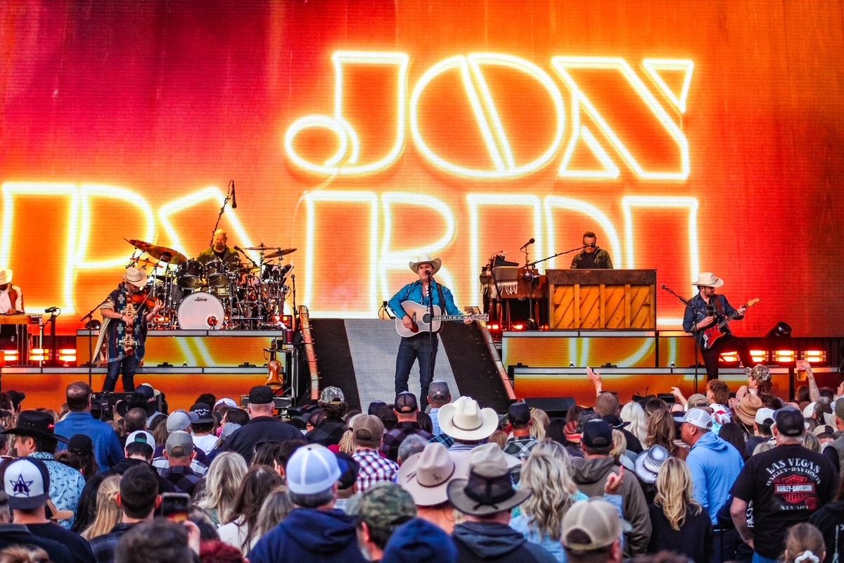 Country hitmaker Jon Pardi performs at Northern Quest Resort & Casino on Friday night in Airway Heights. (Jordan Tolley-Turner/The Spokesman-Review)