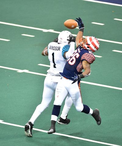 Shock’s Mike McMillan (26) helped bat away San Jose. (Tyler Tjomsland)