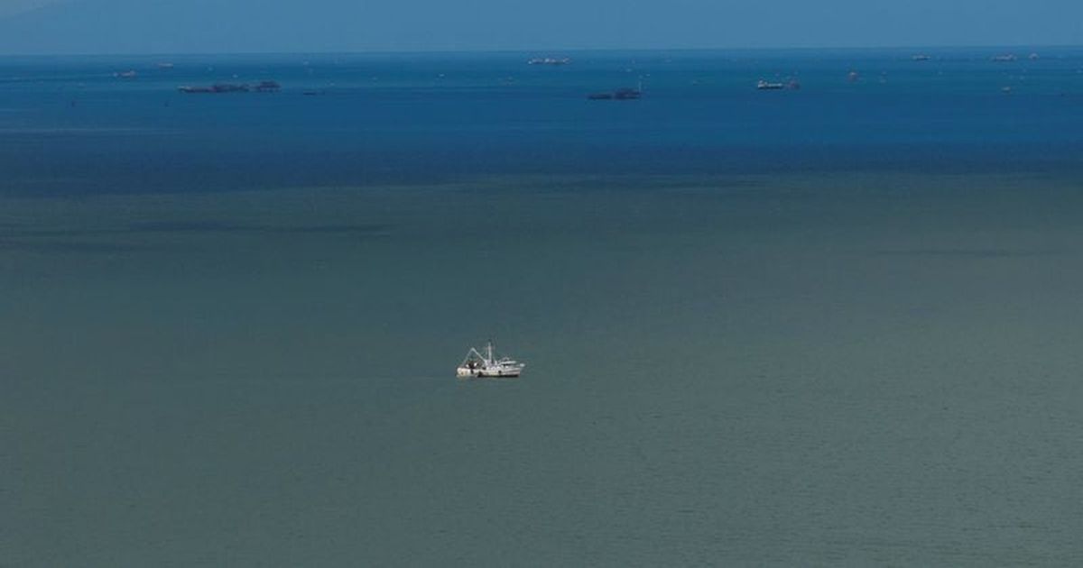 President says Venezuelan airspace should be considered closed