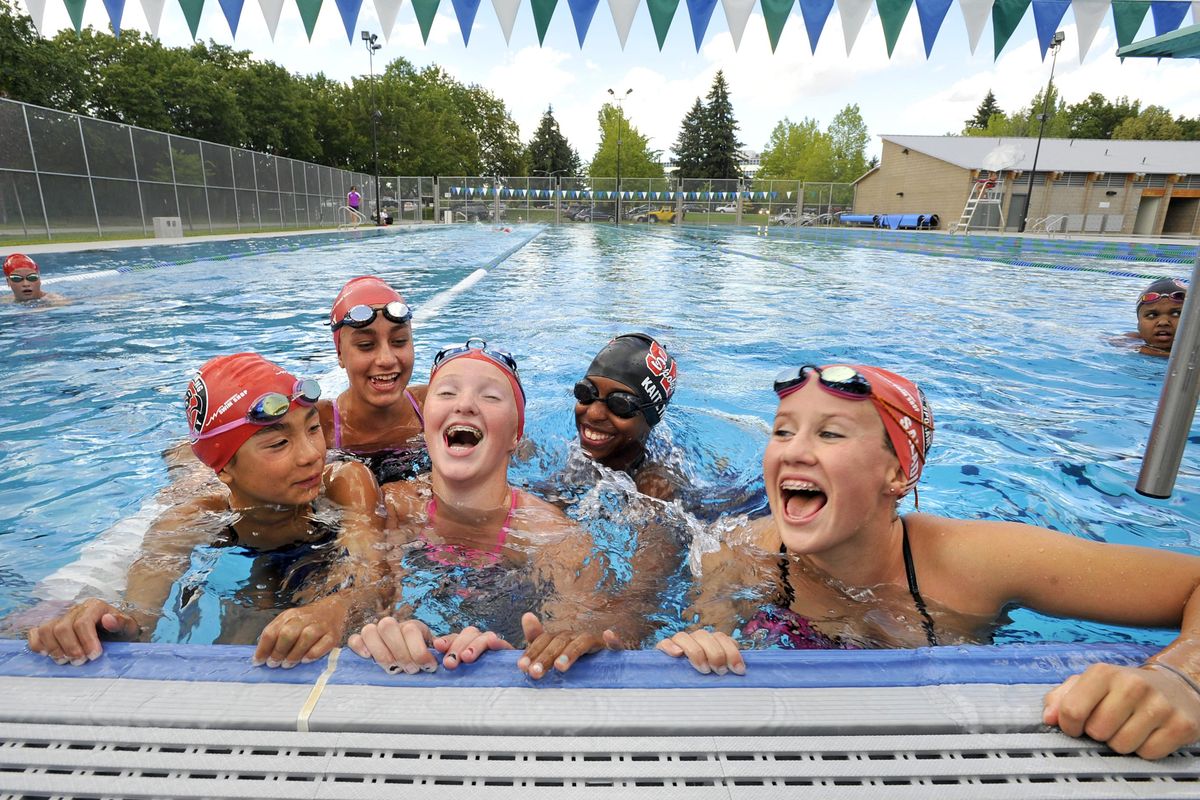 From left, Rachelle Roy, Sakaiya McCoy, Brittney Caroon, Kaitlyn White, and Darby Howat, members of  Spokane Area Swimming, at practice at Witter Pool in August 2012. (Dan Pelle / The Spokesman-Review)