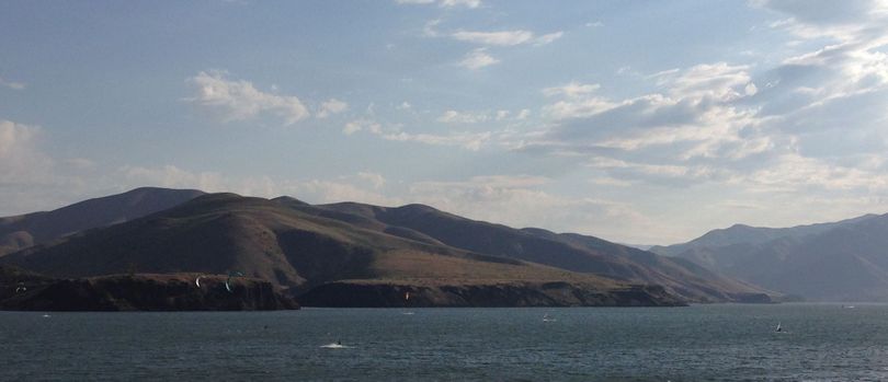 Windsurfers and kitesailors at Lucky Peak Lake on Saturday morning, just east of Boise (Betsy Z. Russell)