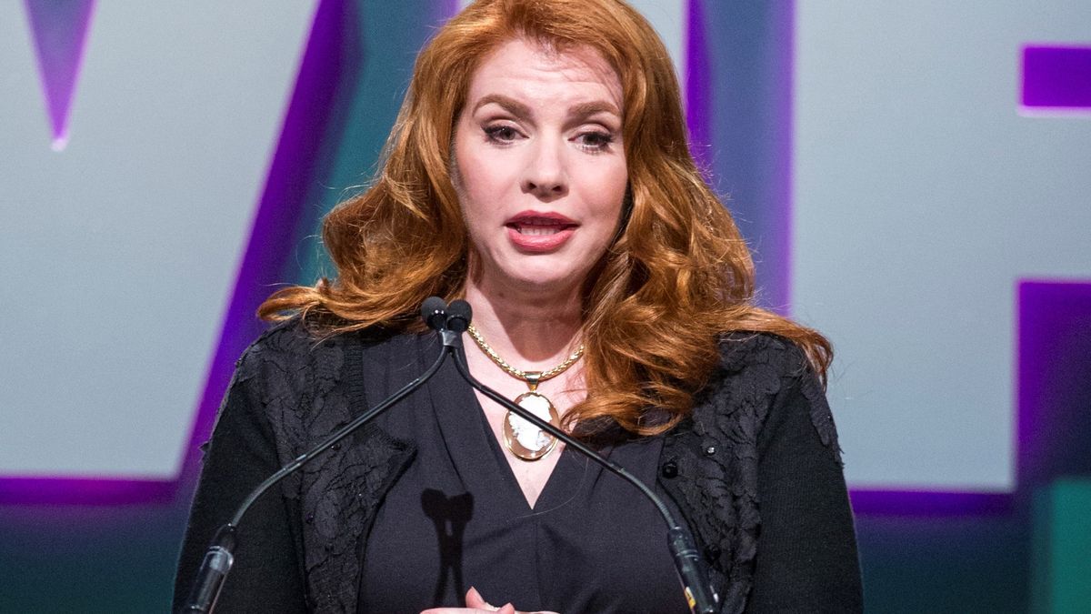 Stephenie Meyer, author of the "Twilight" series, speaks at the Women in Film 2015 Crystal and Lucy Awards in Los Angeles in 2015. "Midnight Sun," Meyer’s prequel to her “Twilight” series, was released on Tuesday. “Midnight Sun” is narrated from vampire Edward Cullen’s perspective. (Paul A. Hebert/Associated Press)