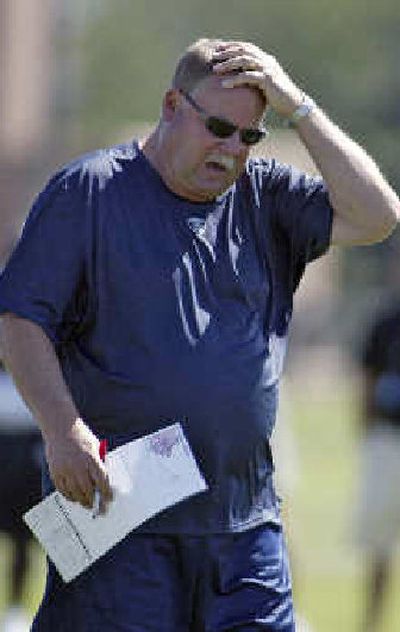 
Seattle coach Mike Holmgren needed aspirin while watching his offense. 
 (Associated Press / The Spokesman-Review)