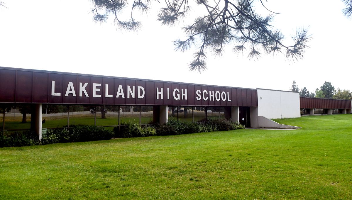 Lakeland School District opts to keep students in school with masks ...