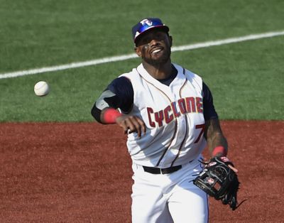 Jose Reyes, who spent some time playing for the Brooklyn Cyclones, will be called up by the New York Mets on Tuesday. (Kathy Kmonicek / Associated Press)