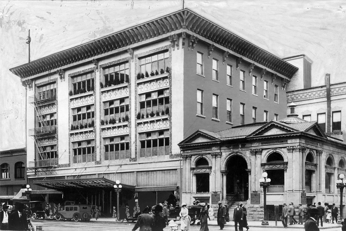 Circa 1908, the northwest corner of Wall Street and Riverside Avenue shows the old “marble bank” on the corner, adjacent to the four-story Crescent store at left. In the 1950s, bank was torn down, along with buildings north of it, and the Crescent expanded, up to four stories, to fill the corner. (SPOKESMAN-REVIEW PHOTO ARCHIVE / SR)