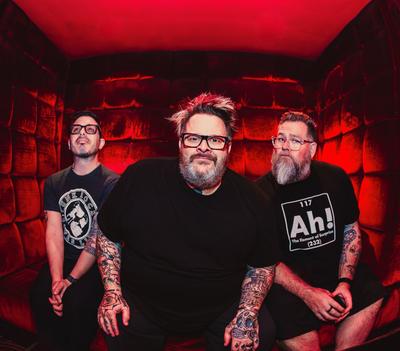 Pop-punk band Bowling for Soup, including lead vocalist Jaret Reddick, center, will perform Friday with fellow pop-punk rockers Simple Plan at Northern Quest Resort & Casino.  (Courtesy of Amy Russell)