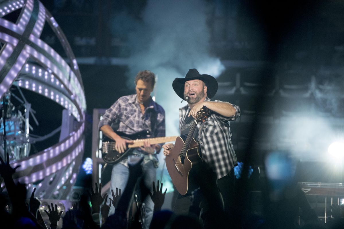 Garth Brooks in Spokane 2017 - Nov. 9, 2017 | The Spokesman-Review