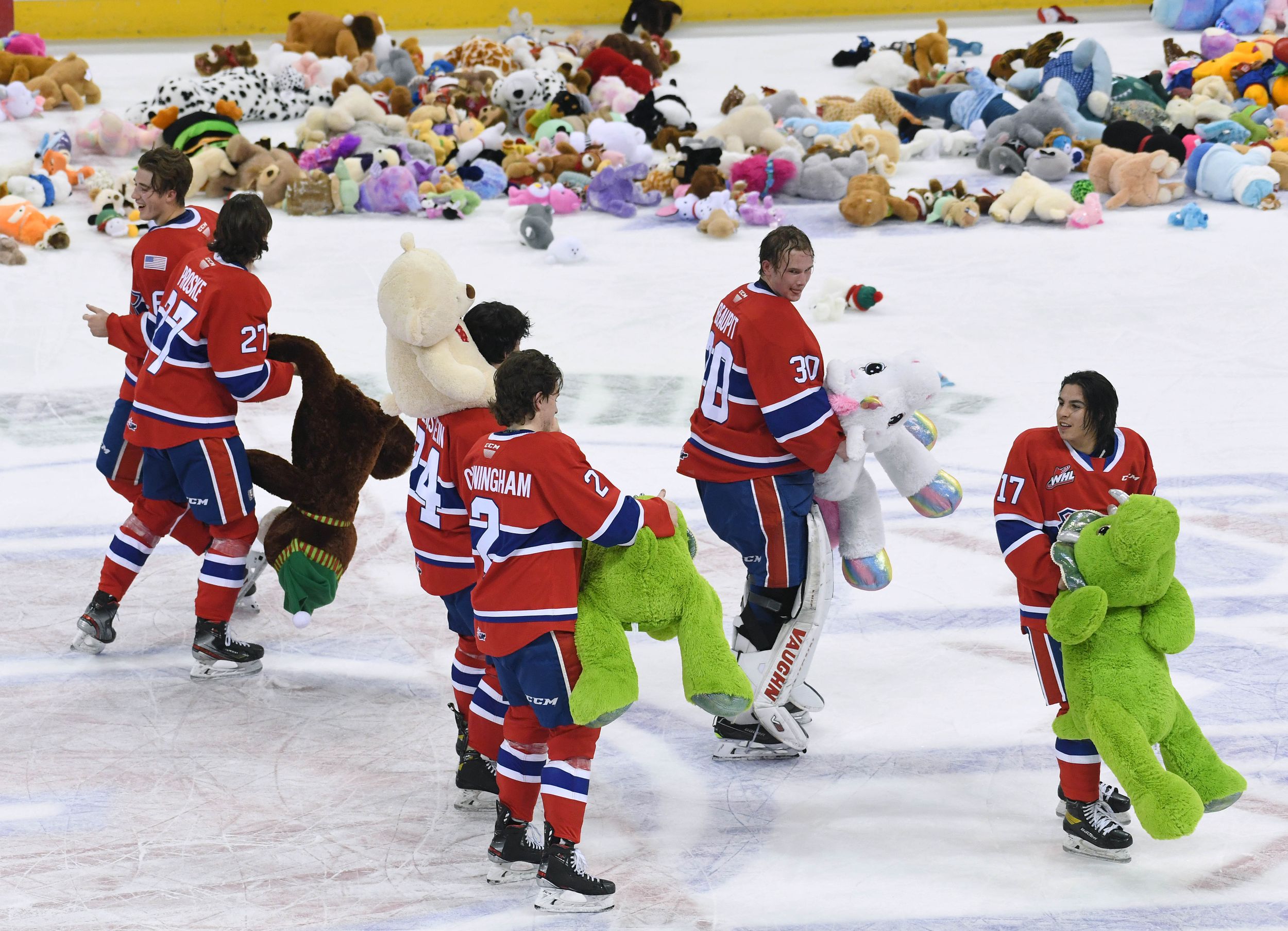 Cyclones Teddy Bear Toss Game is Tomrorow Night versus KW Siskins