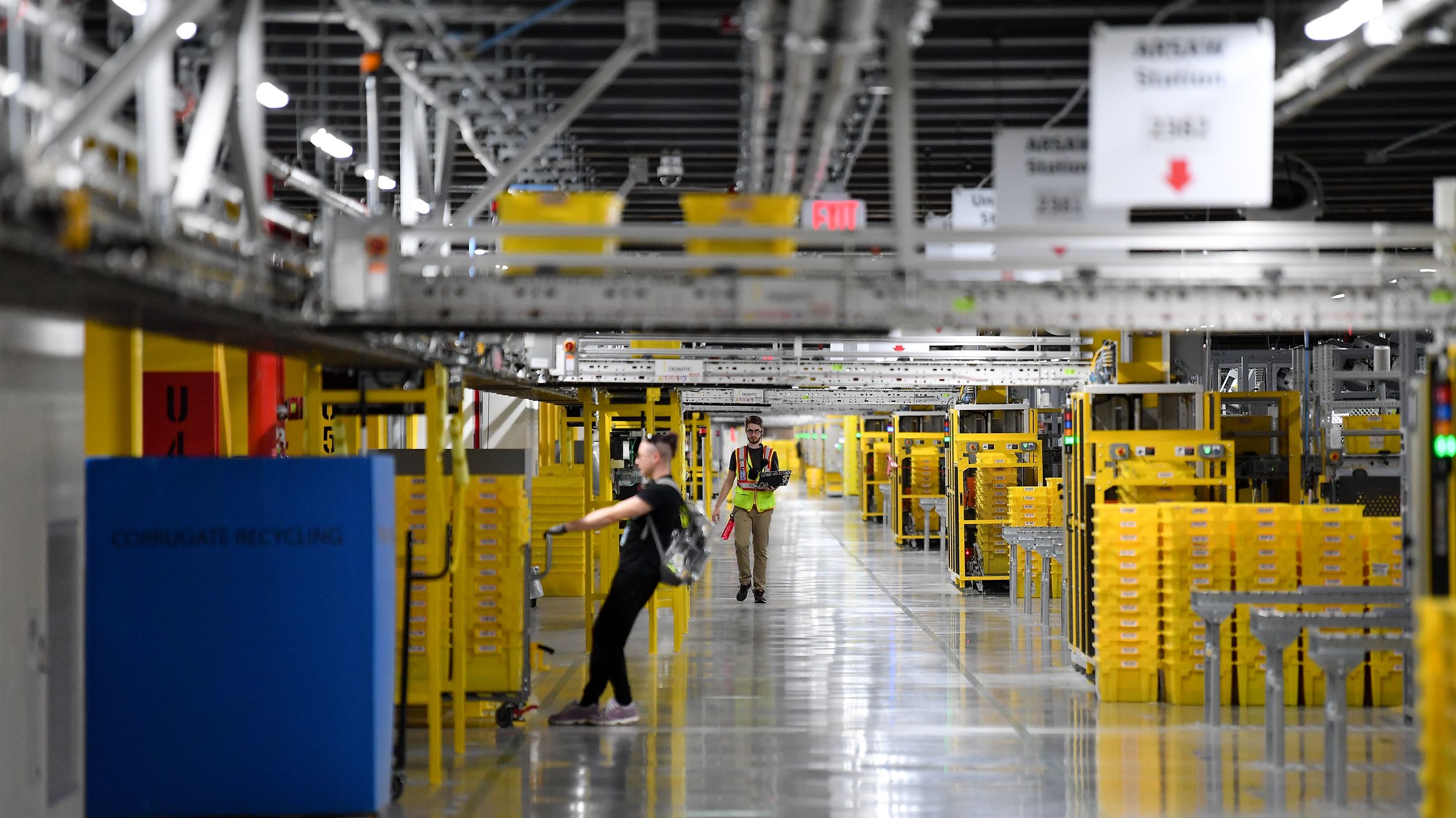 s 1,500-worker robotic warehouse in Thornton humming along