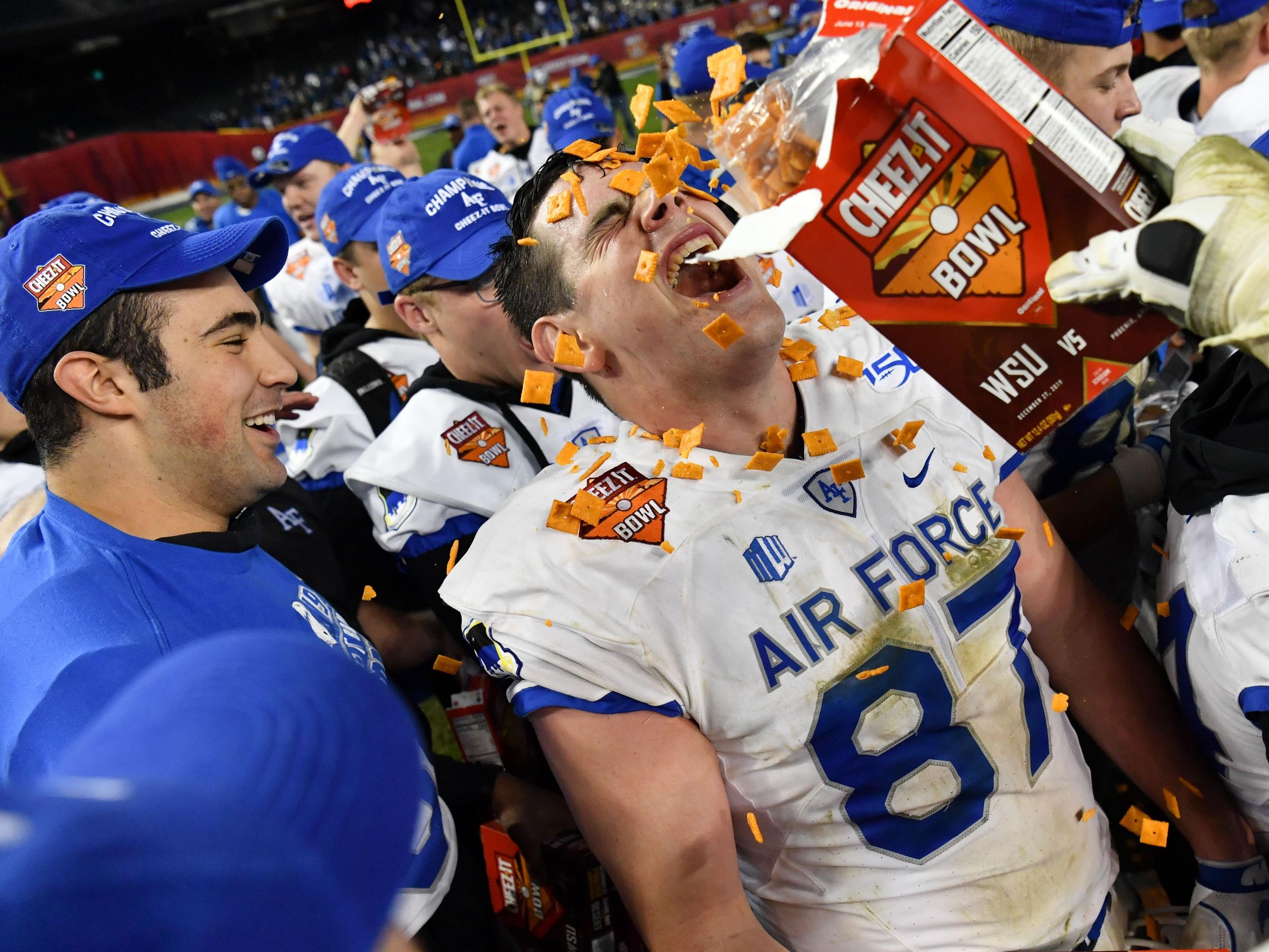 Air Force quiets Air Raid sirens as Falcons down Washington State in  Cheez-It Bowl