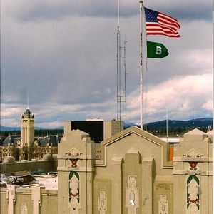 The last time a Spokane mayor made a flag bet against an opponent in the NCAA tournament, the Michigan State Spartans’ flag flew downtown following a Sweet 16 loss by Gonzaga in March 2001. (Jonathan Brunt / The Spokesman-Review)