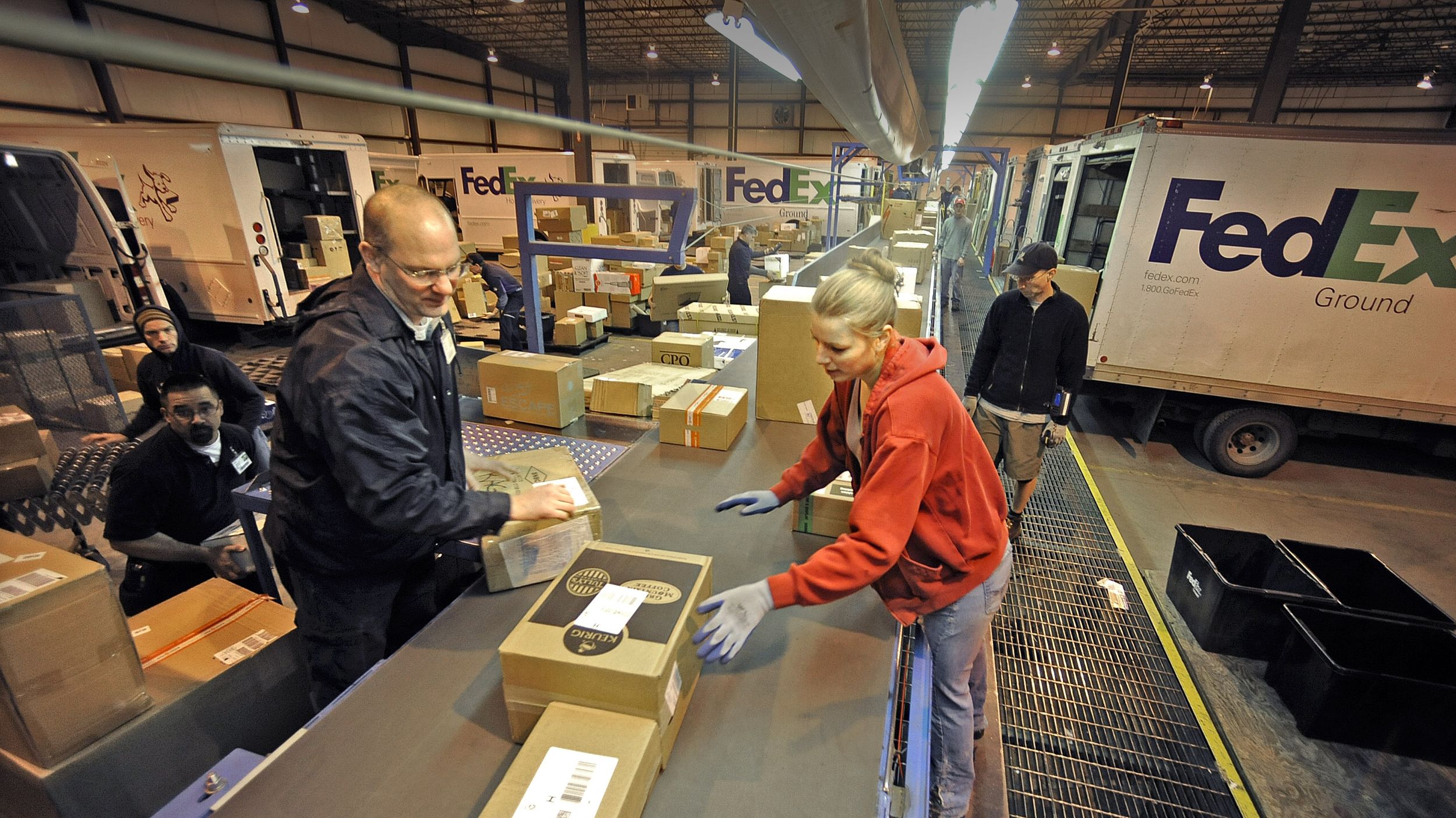 flood-of-holiday-shipments-fills-growing-fedex-facility-the-spokesman-review