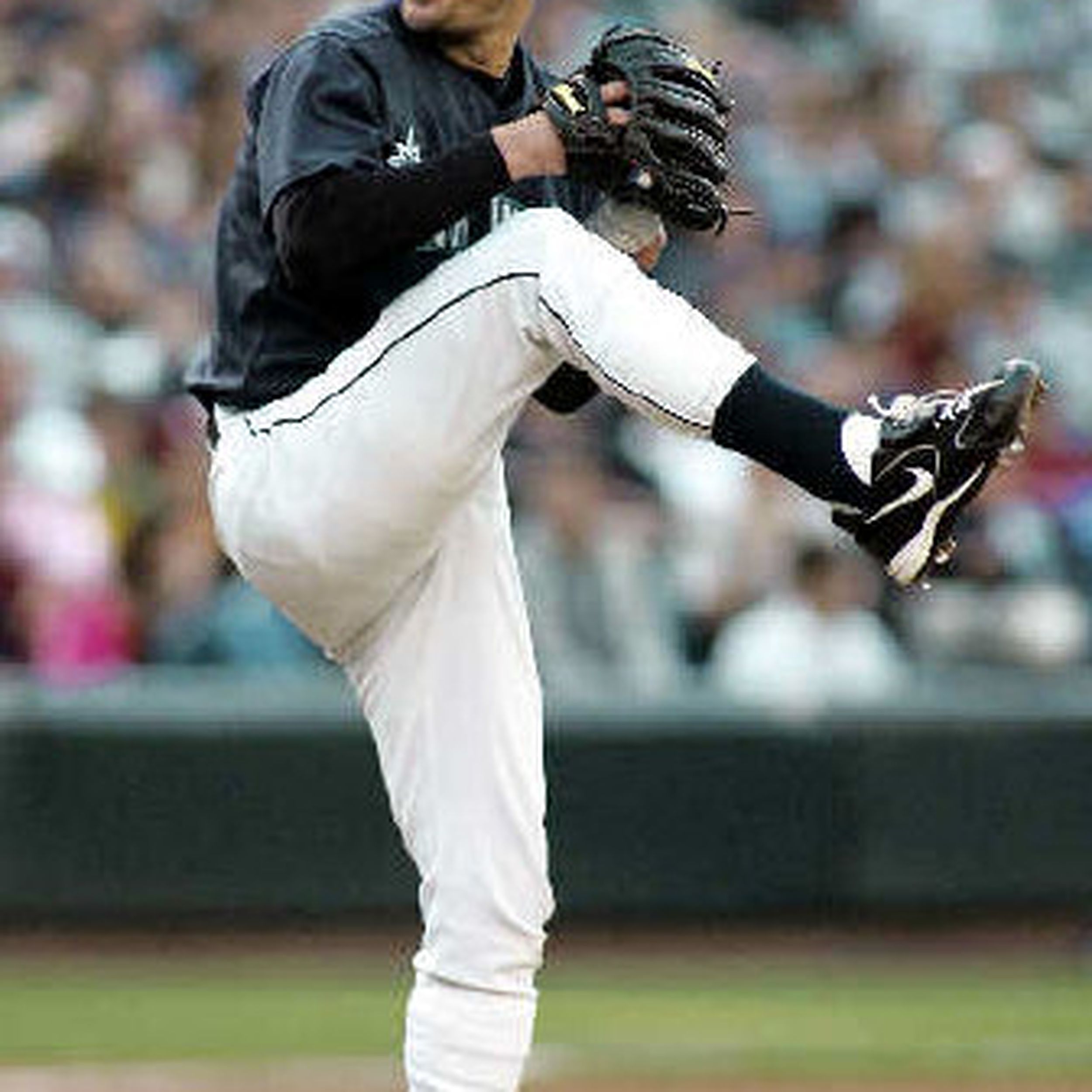 Jamie Moyer's singular career gets a fitting tribute from Mariners