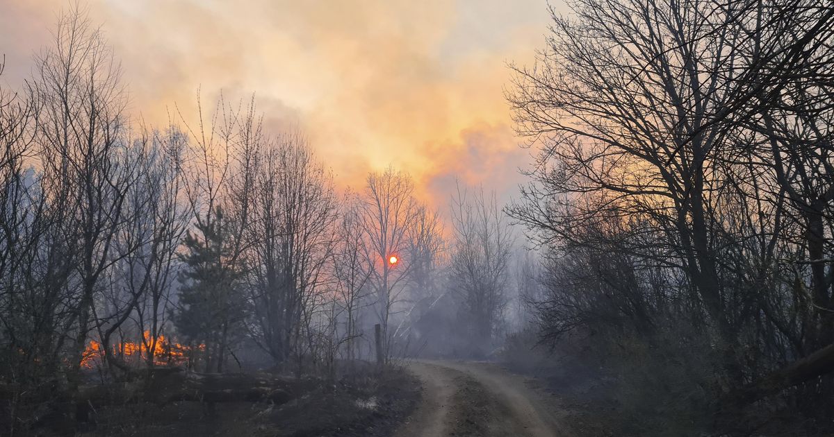 Ukraine continues to battle forest fire near Chernobyl | The Spokesman ...