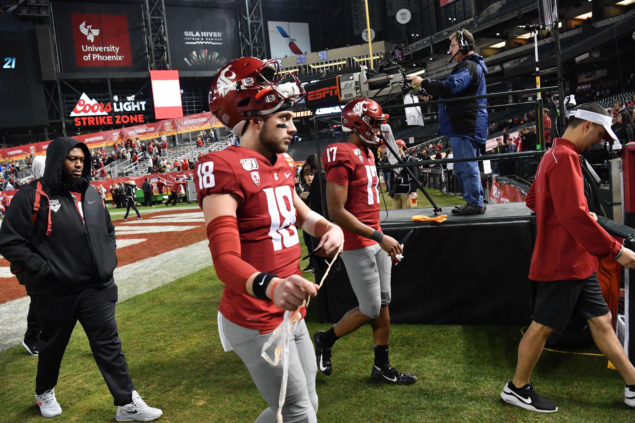 Air Force quiets Air Raid sirens as Falcons down Washington State in  Cheez-It Bowl