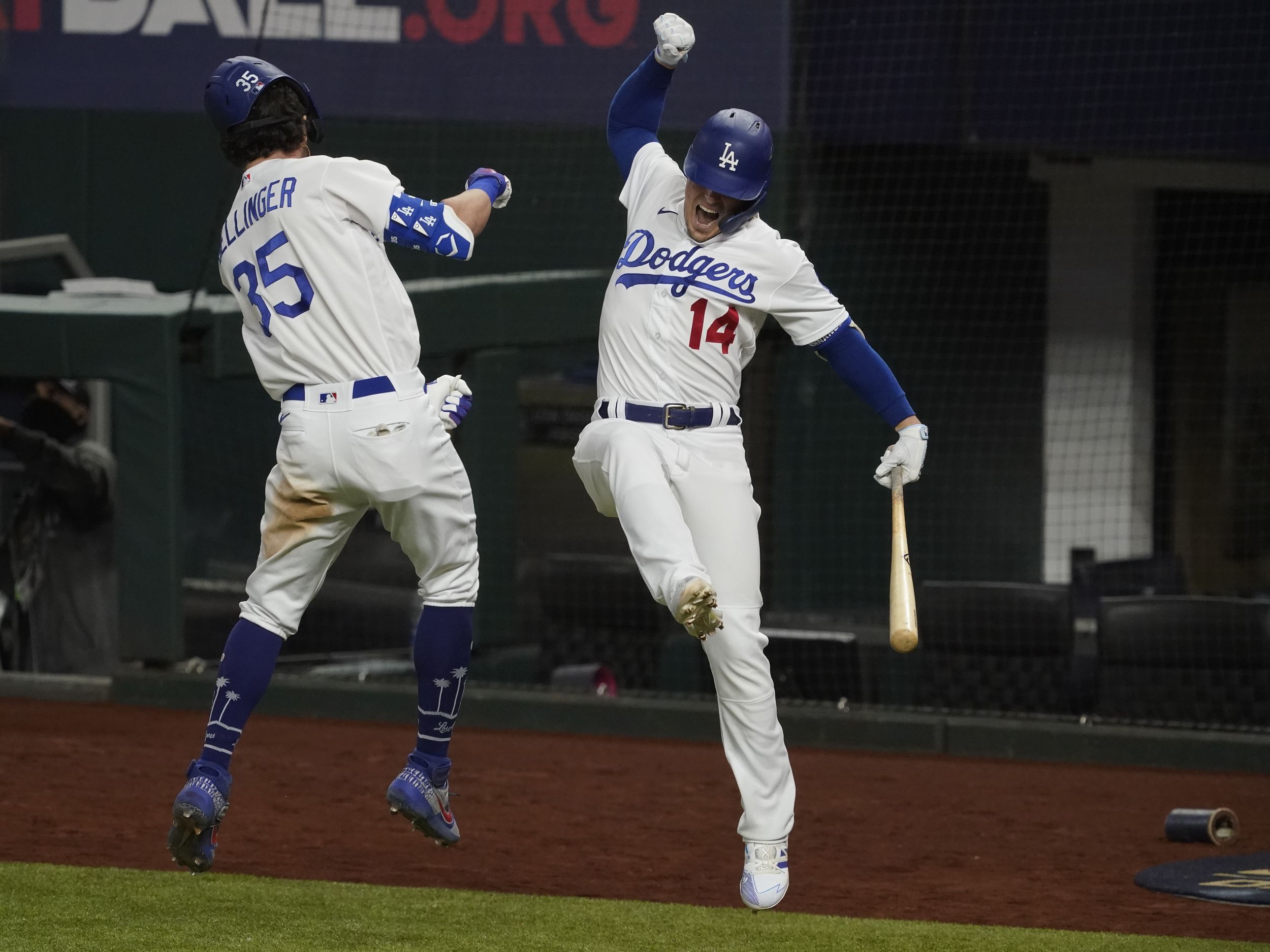 HRs from Kiké Hernandez, Cody Bellinger send Dodgers to World