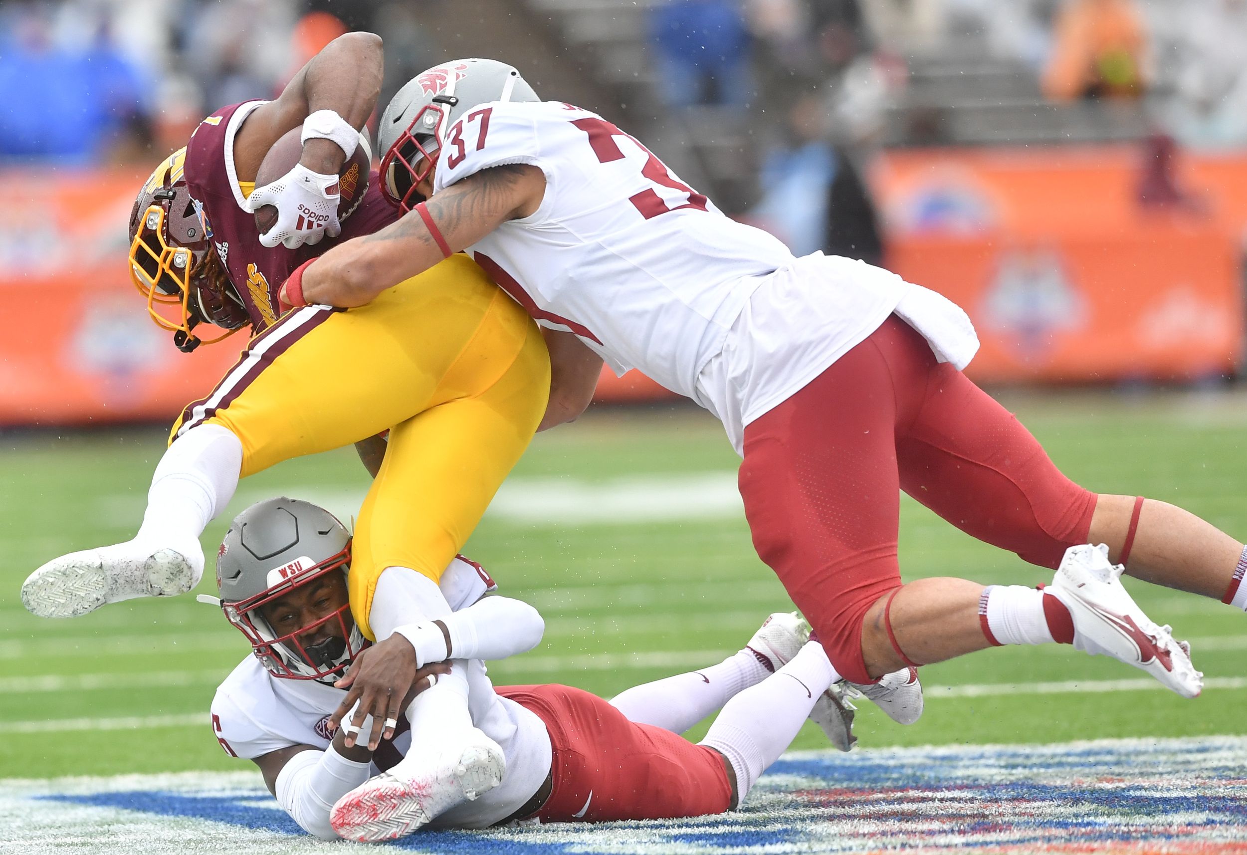 Central Michigan holds off Washington State, caps wild week with Sun Bowl  upset 