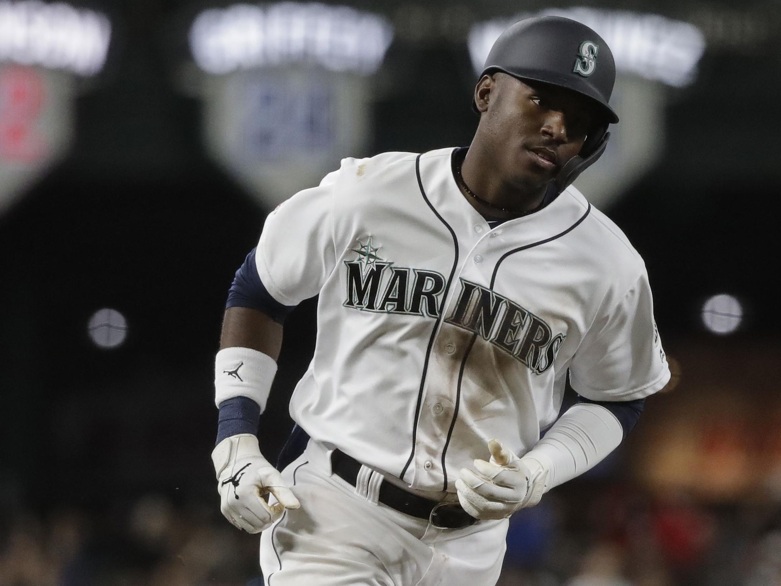 Mariners 1st round pick Kyle Lewis is ready to go, signs