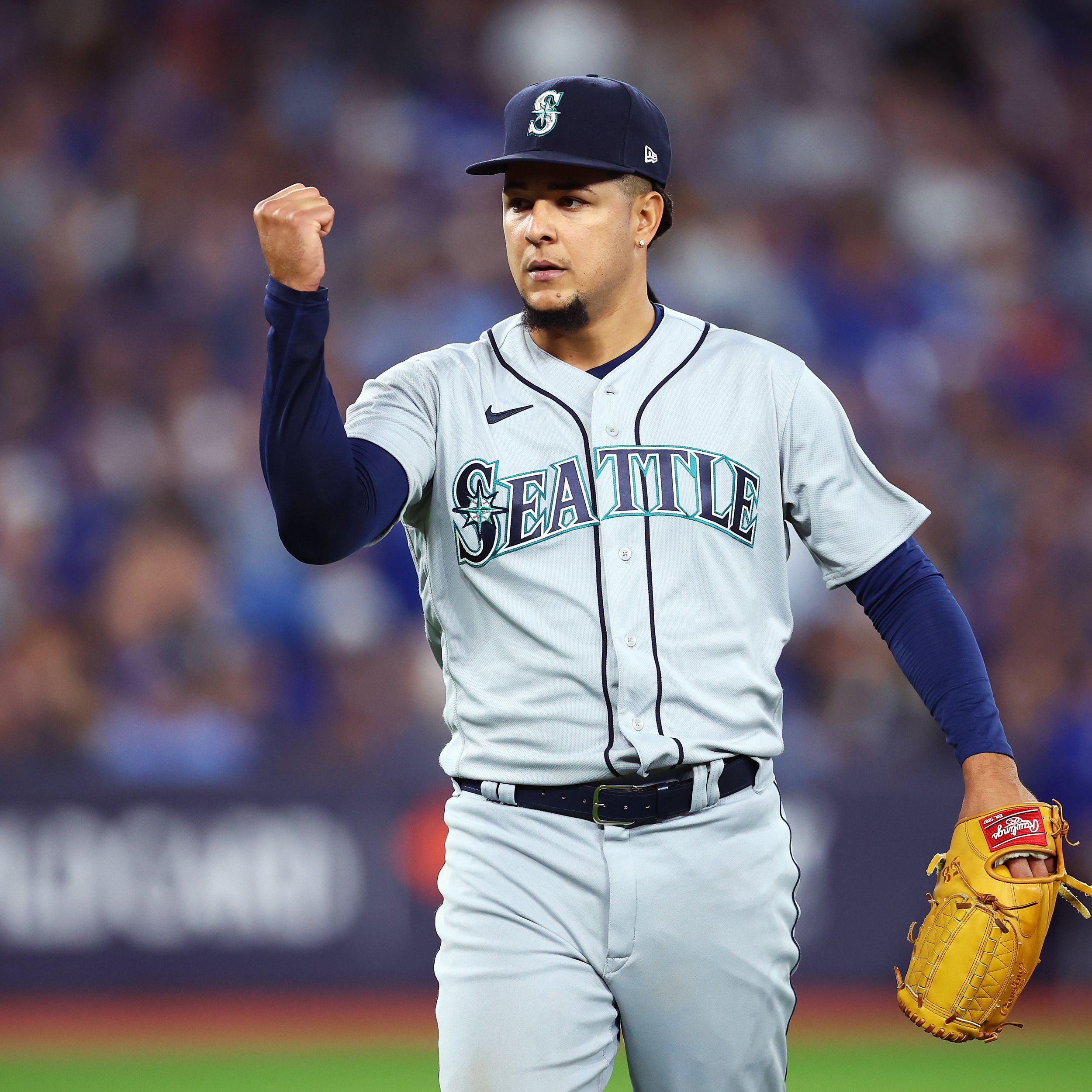 Mariners Spring Training 2023: When do pitchers and catchers