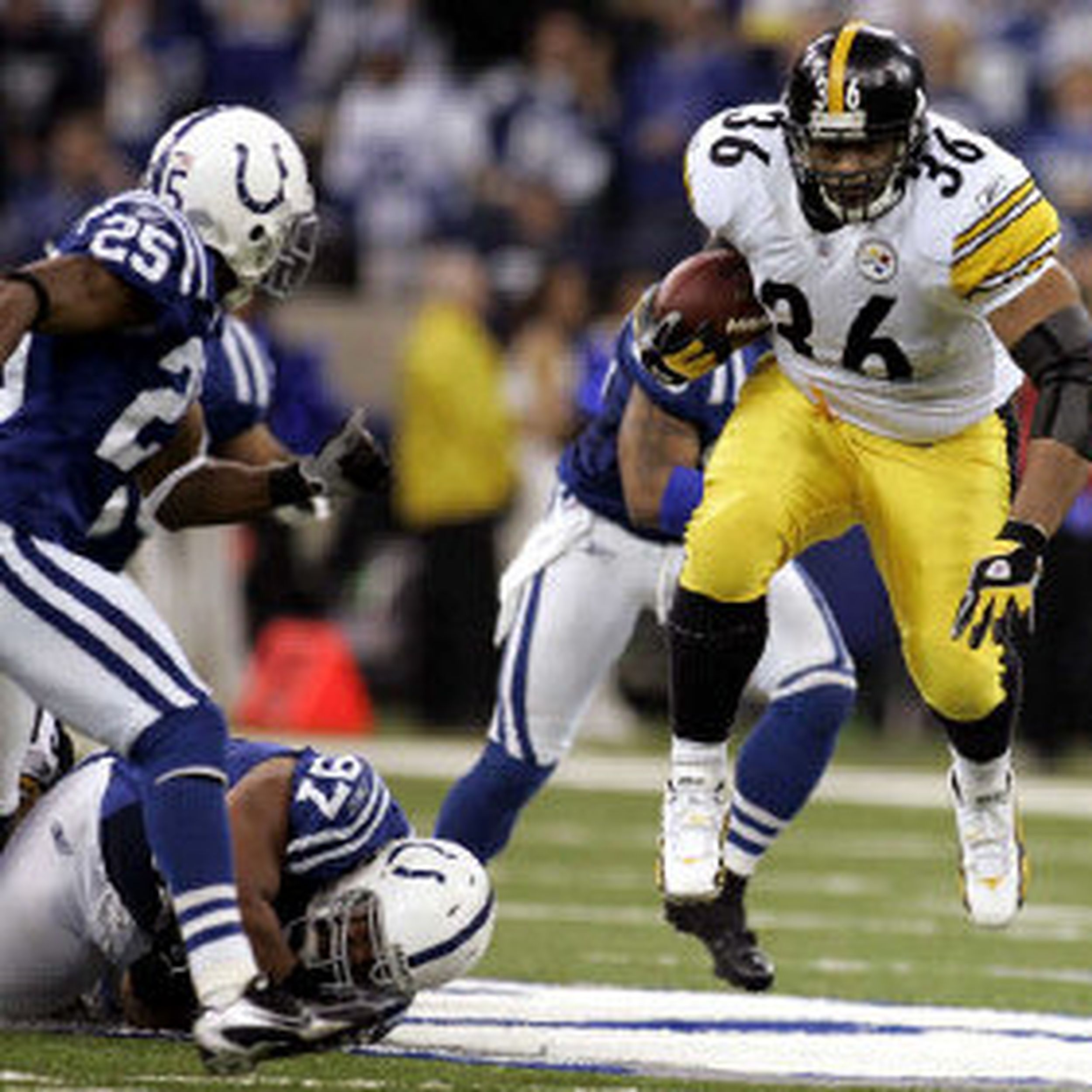 Pittsburgh Steelers running back Jerome Bettis recieves the game