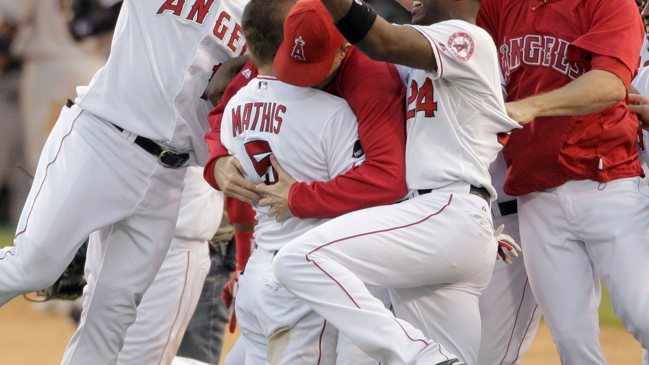 Angels beat Yankees on Abreu's homer off Rivera – Orange County