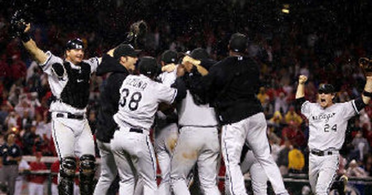 Chicago White Sox fans celebrate in the streets on Chicago's south