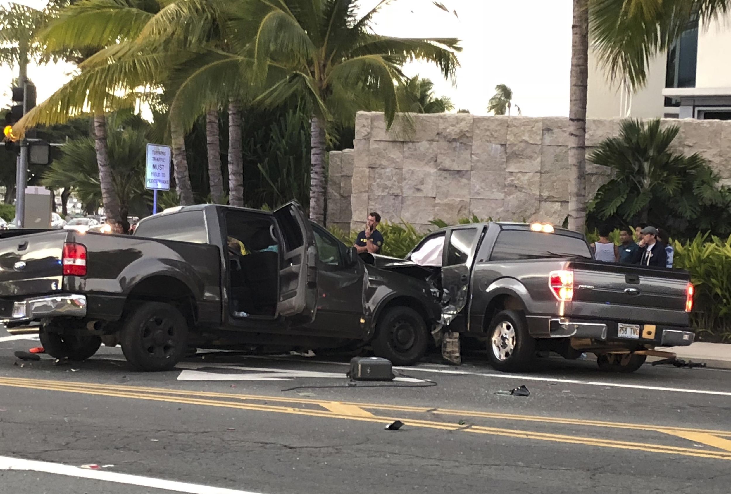 3 killed when truck plows into Honolulu intersection