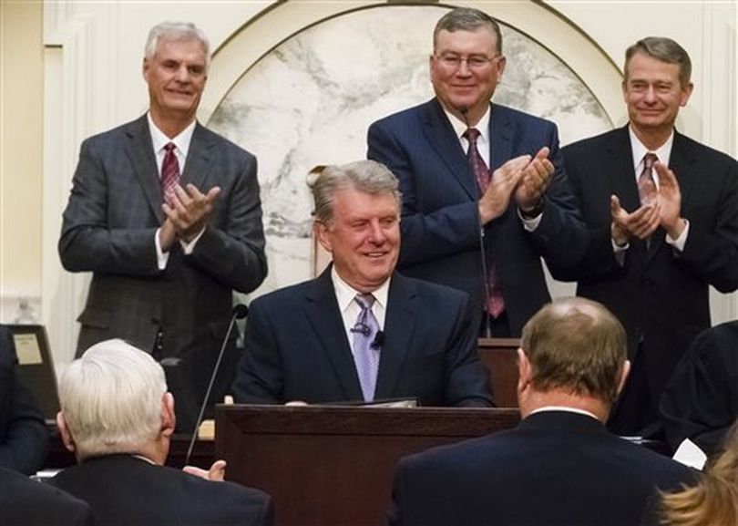 Idaho Gov. Butch Otter is applauded by legislative leaders during his State of the State message to lawmakers on Monday, Jan. 11, 2016 (AP / Otto Kitsinger)