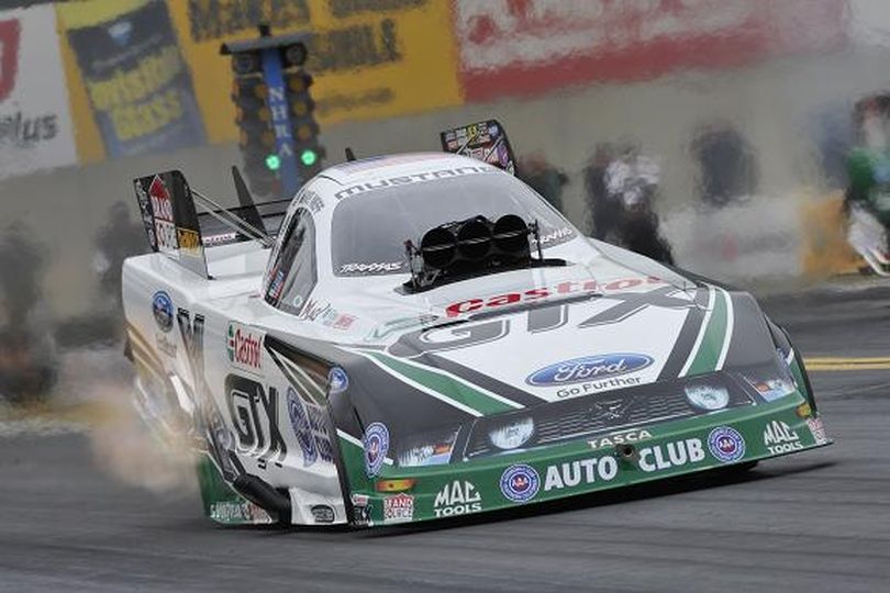 Mike Neff en route to a win at Maple Grove on the NHRA Full Throttle Drag Racing Series. (Photo courtesy of NHRA)
