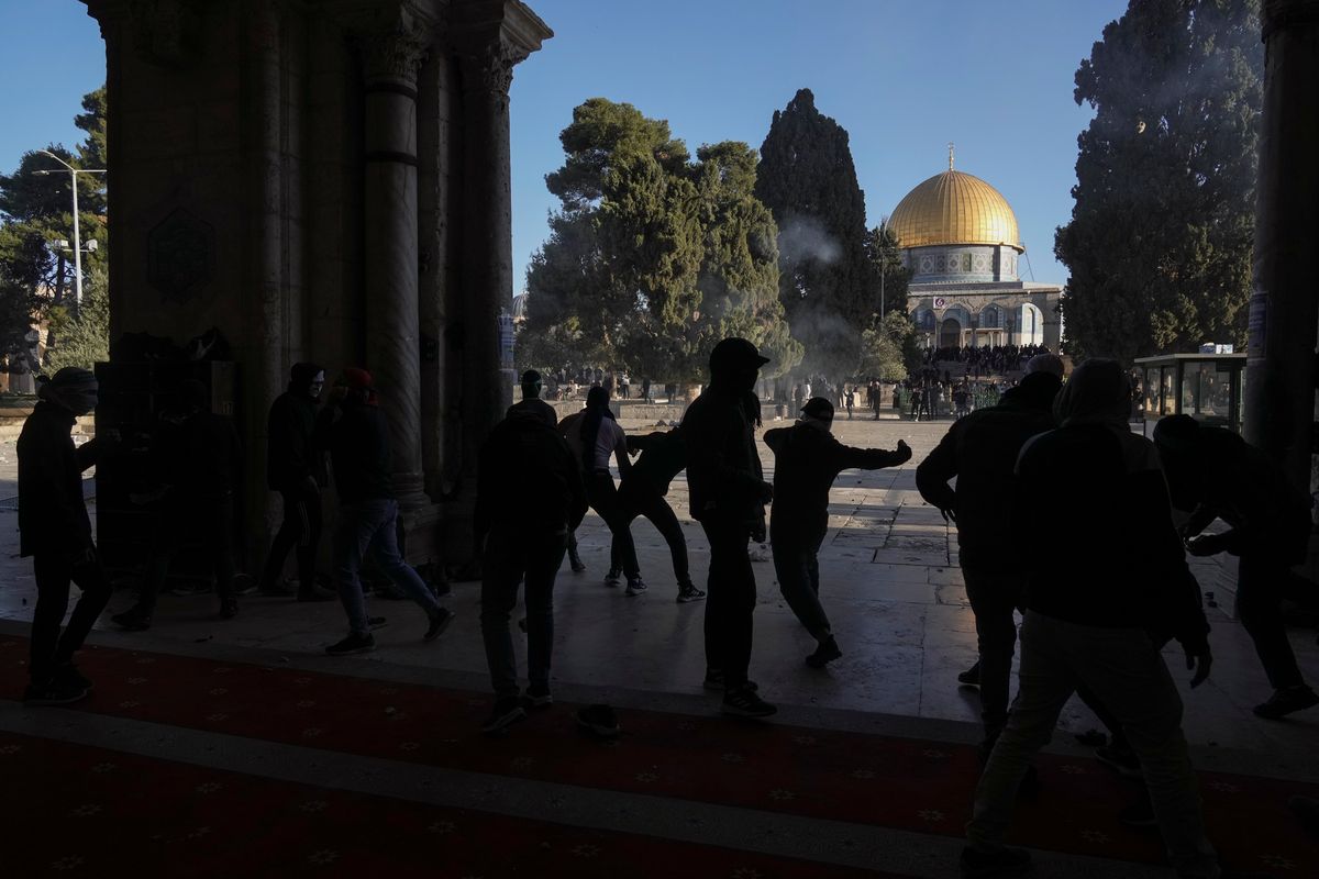 Palestinians clash with Israeli security forces at the Al Aqsa Mosque compound in Jerusalem
