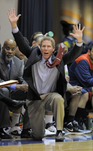 Gonzaga head coach Mark Few signals to his team during the first half of its game against Pepperdine in Malibu, Calif. (Associated Press)