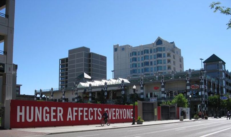 A new anti-hunger mural is unveiled in downtown Boise on Tuesday (Betsy Russell)