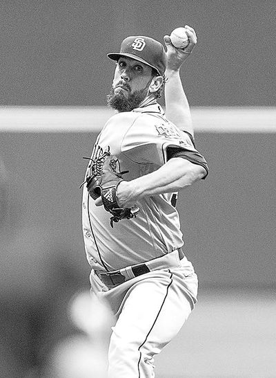 Shields pitches to a Brewers batter during a game on May 12, 2016, in Milwaukee. (Tom Lynn / Associated Press)