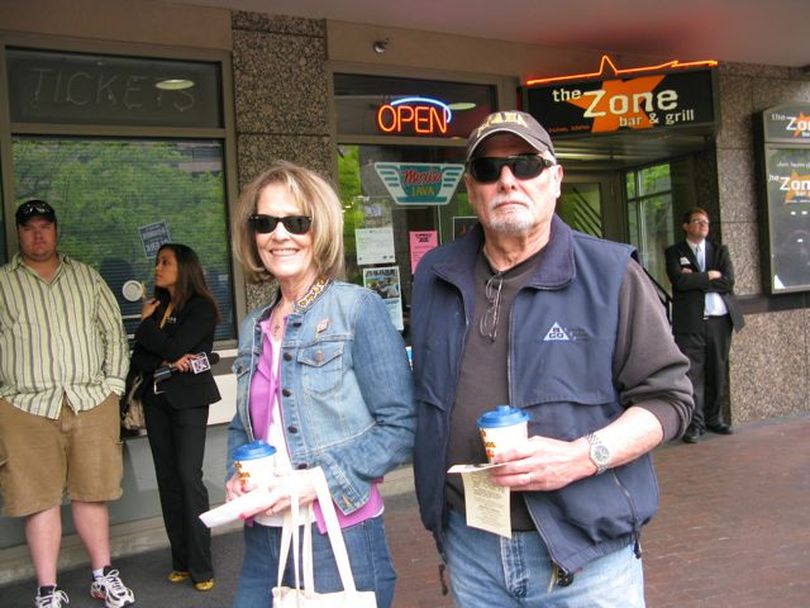 Linn and George Pitt of Garden City head into the Qwest Arena for a Sarah Palin rally in Boise on Friday. (Betsy Russell)