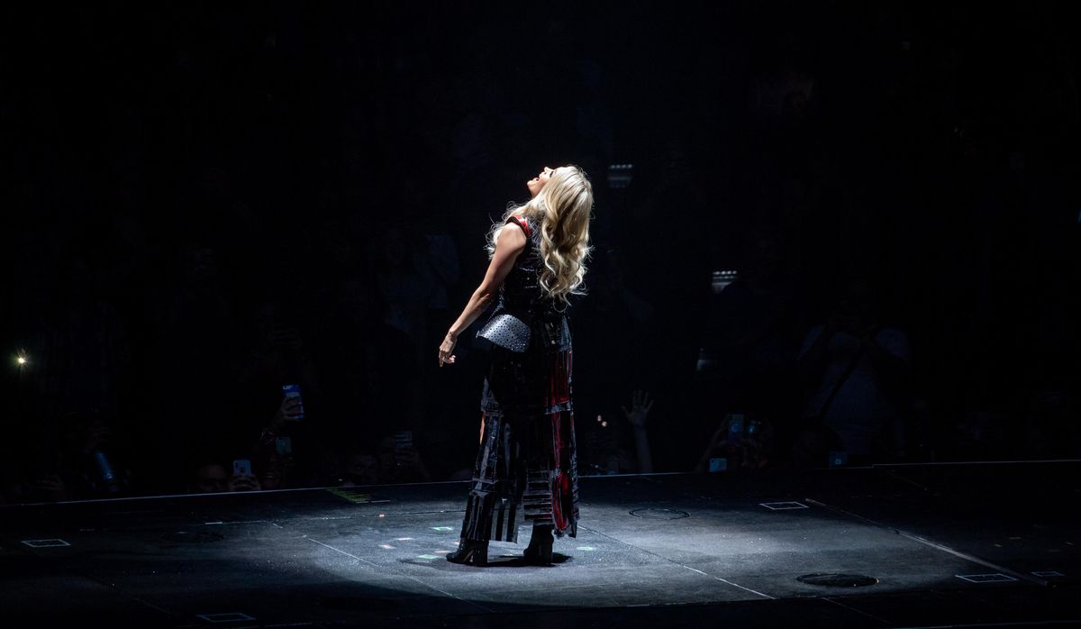 Carrie Underwood Cry Pretty Tour 360: Inside the Making of Its Visual  Effects
