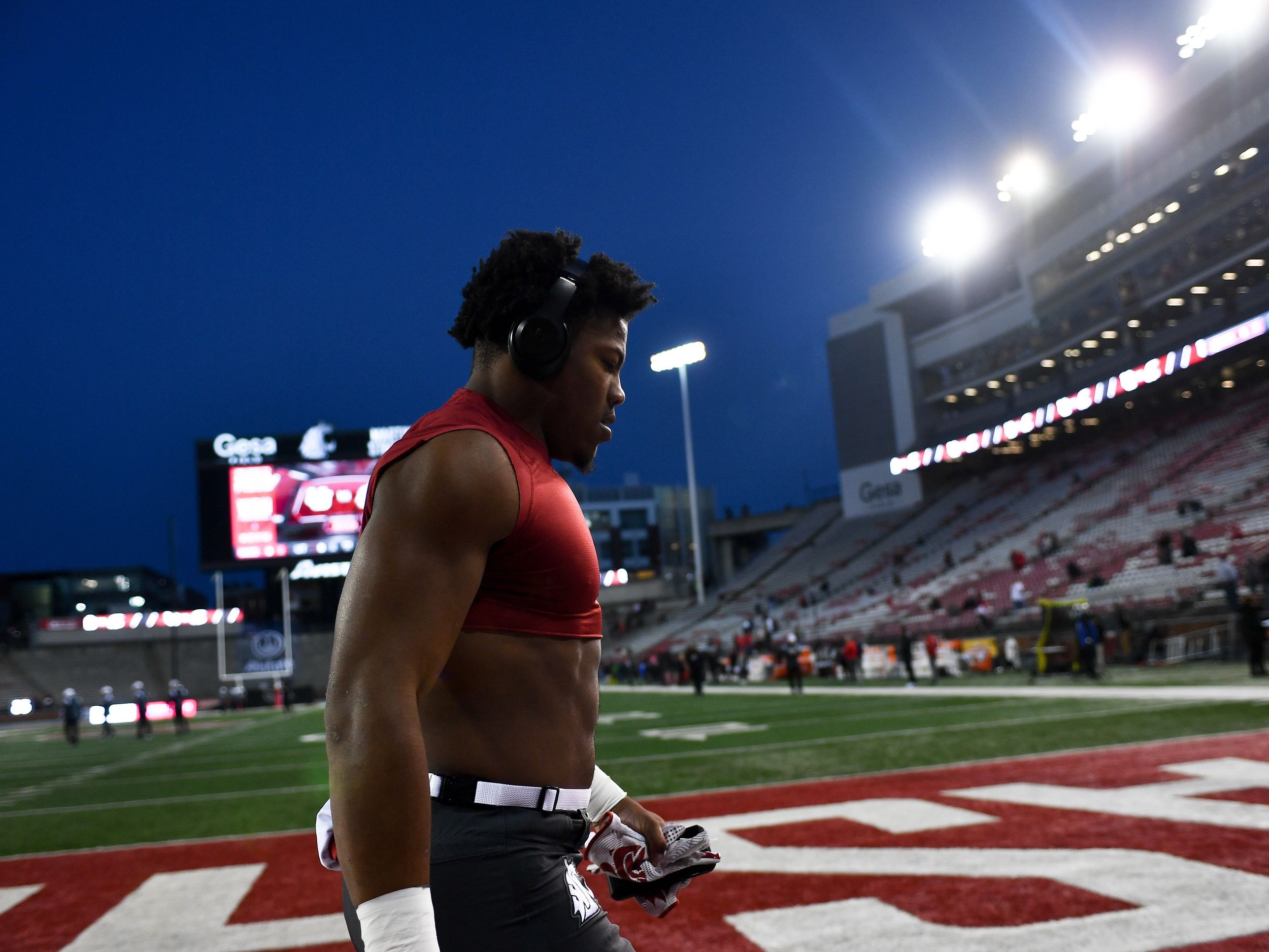 Interview: LB Daiyan Henley Knows His Athleticism Sets Him Apart: 'I'm Able  To Do Things Most Linebackers Don't Do' - Steelers Depot