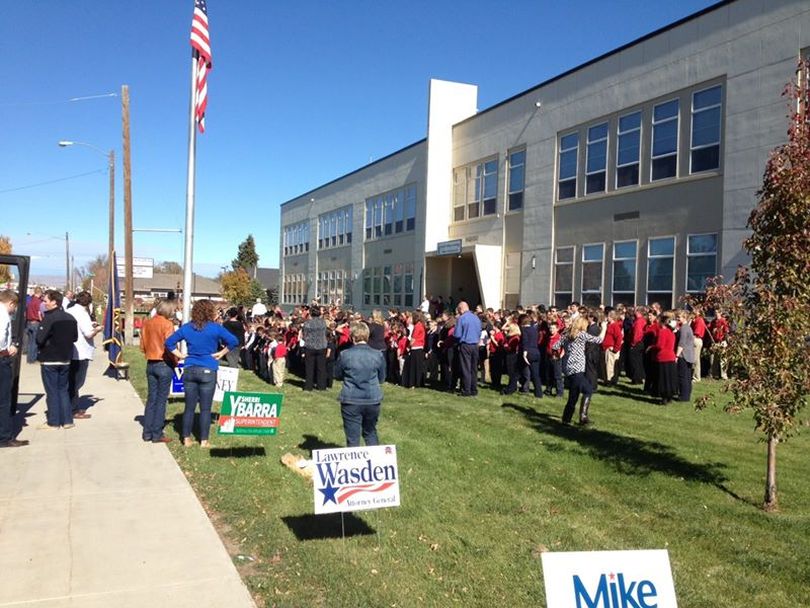 Idaho GOP campaign bus tour stops at North Valley Public Charter Academy in Gooding on Oct. 24 (Idaho Republican Party)