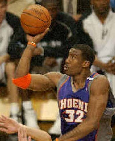 
Amare Stoudemire was the difference in Phoenix's 111-106 win Monday. 
 (Associated Press / The Spokesman-Review)