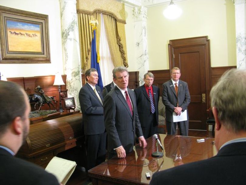 Gov. Butch Otter fields questions from reporters in his office after his State of the State address to lawmakers. (Betsy Russell)