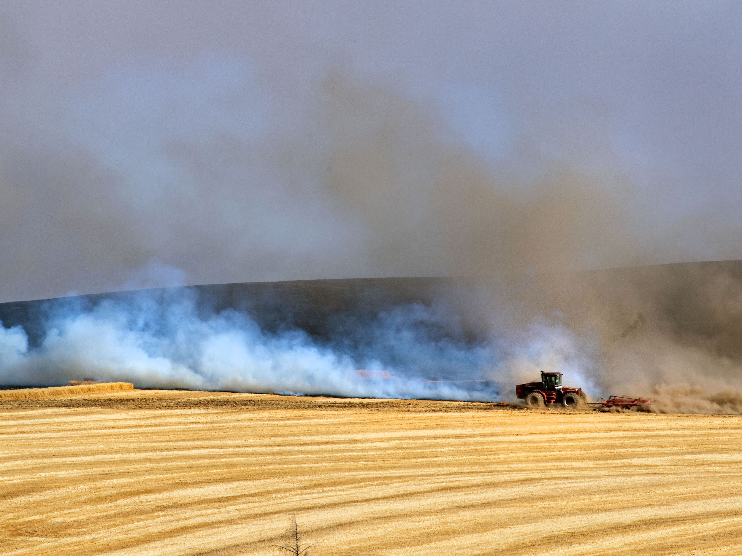 300 acres burning in southern spokane county the spokesman review 300 acres burning in southern spokane