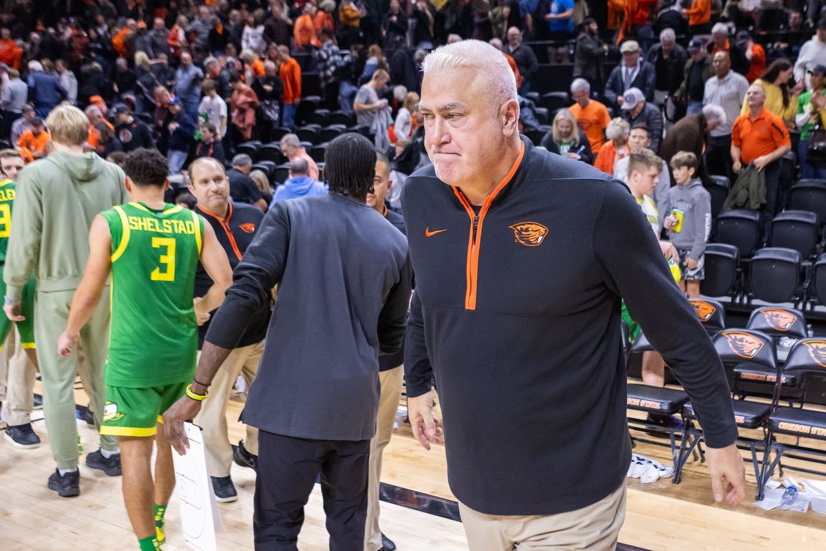 Oregon State head coach Wayne Tinkle leaves the court after a 2024 game against Oregon at Gill Coliseum in Corvallis. (Tribune News Service)