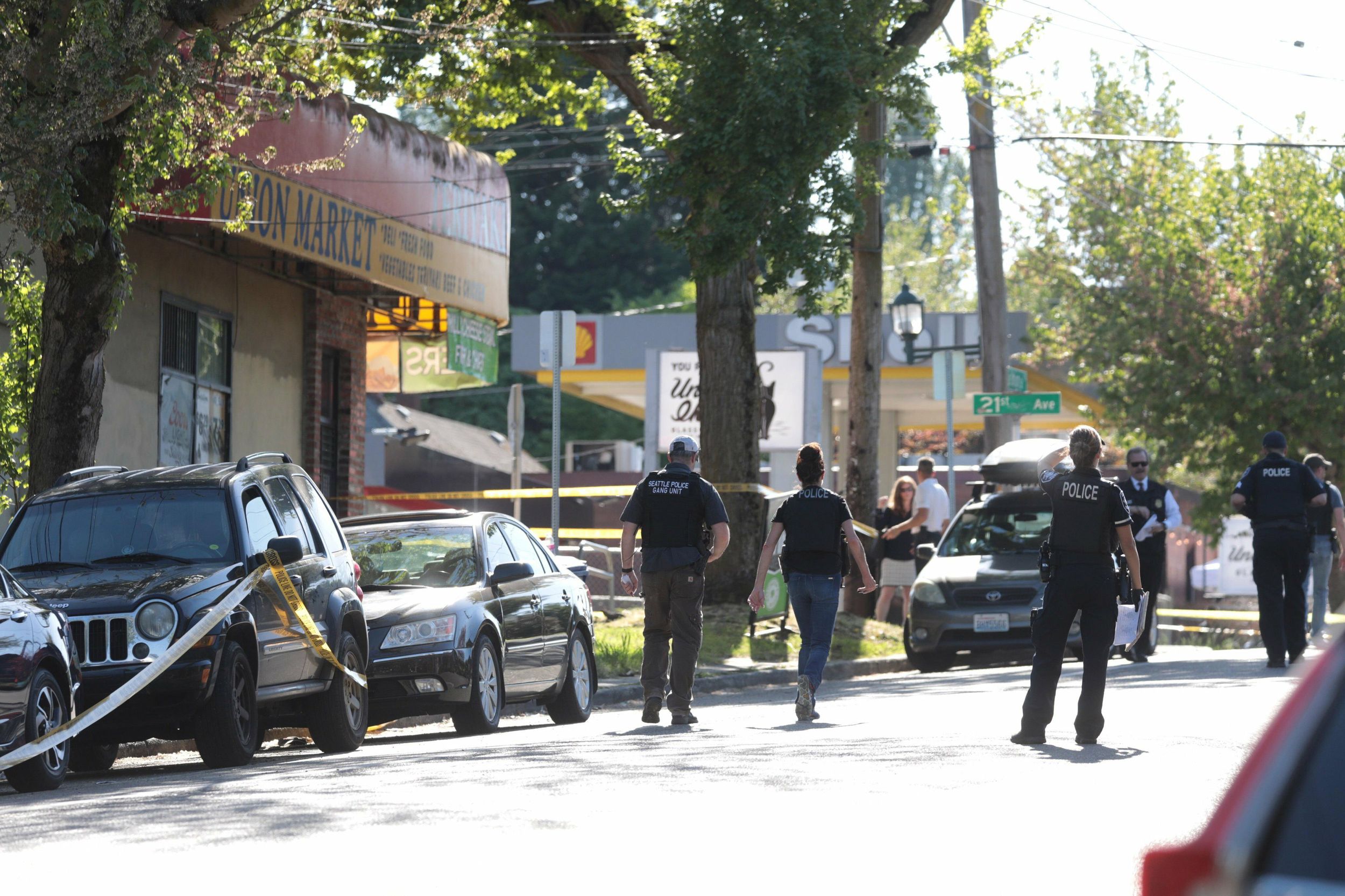 Seattle shooting leaves 1 dead, 2 injured The SpokesmanReview