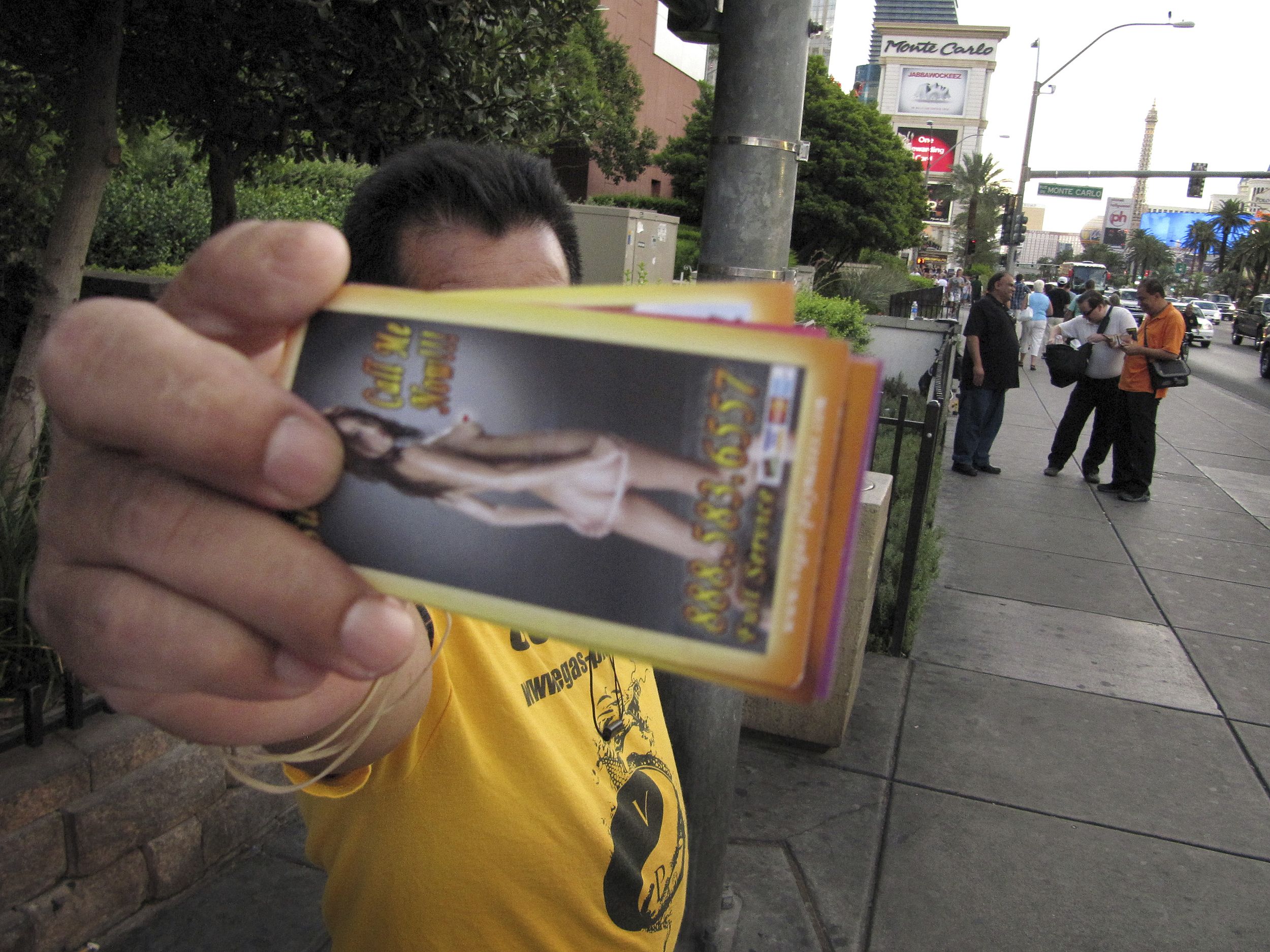 Litter law new attempt to target Vegas smut cards