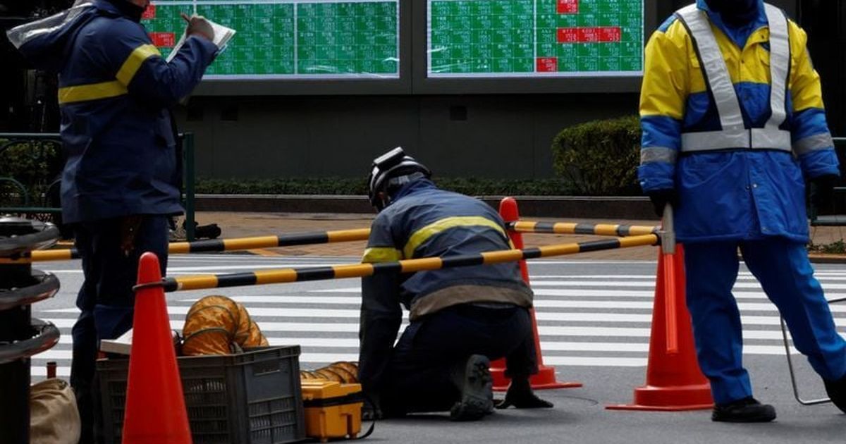 Oil slides, stocks climb on Trump’s Iran reprieve