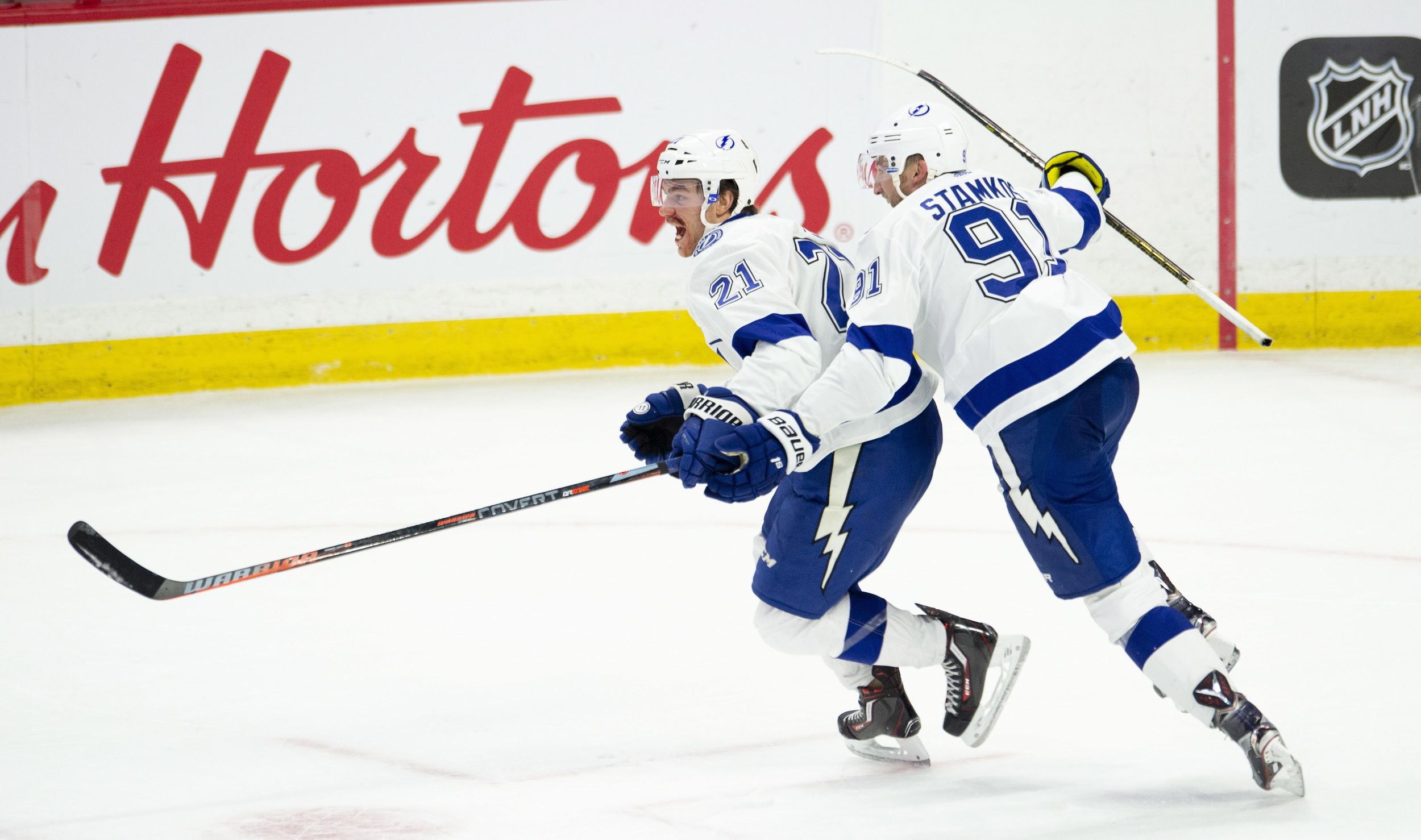 NHL Capsules: Brayden Point Scores 3 PP Goals In 1:31, Lightning Top ...