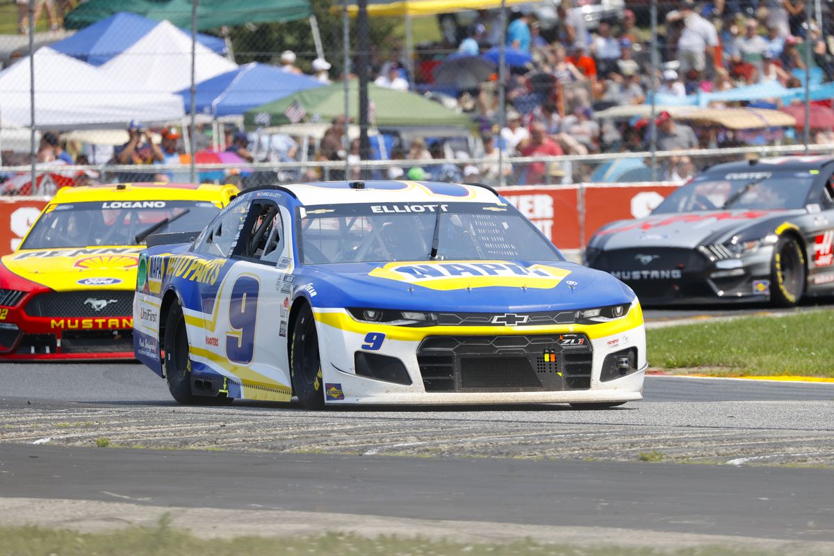 Chase Elliott wins at Road America to start new Hendrick streak