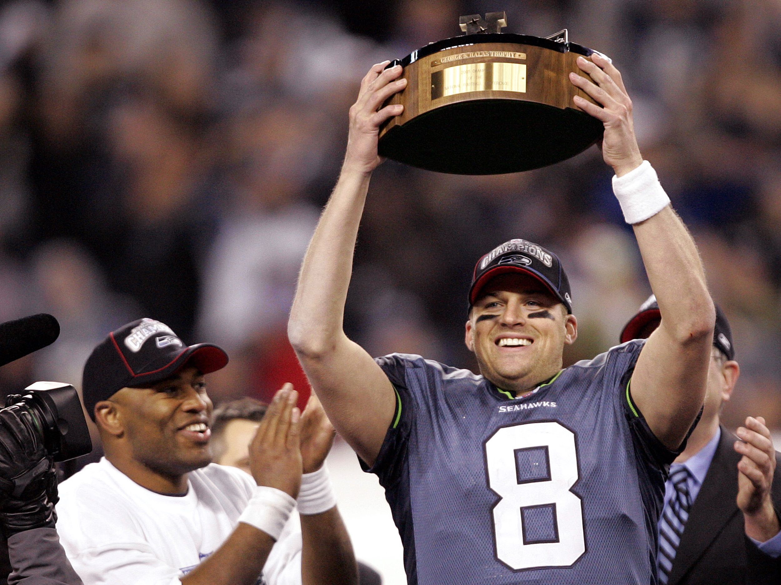 Matt Hasselbeck reflects on career as he gets set to join Seahawks Ring of  Honor